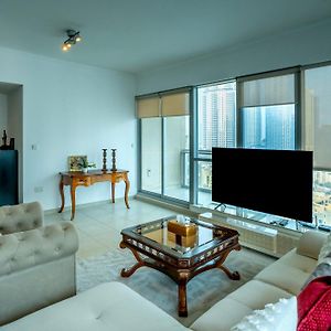 Elegant Apartment Overlooking Dubai Mall Fountain.
