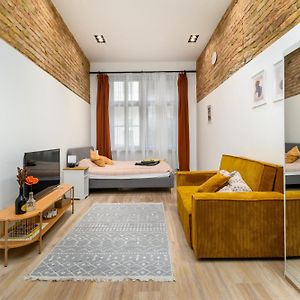 Downtown Apartment 2 Minutes From Opera House