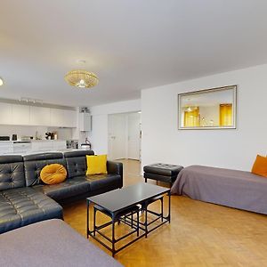 Appartement à 2 Chambres à Coucher