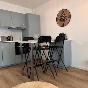Orleans - Appartement T2 Avec Parking Prive - Douce Harmonie