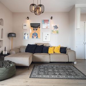 Appartement à 3 Chambres à Coucher