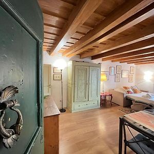 Santo Spirito Historic Studio Apartment