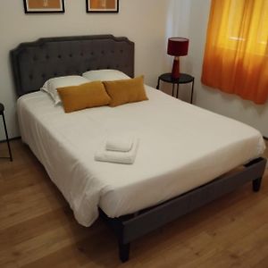 Sainte Cecile 1- Appartement Spacieux Et Lumineux