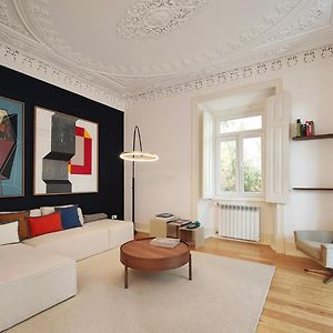 Appartement à 2 Chambres à Coucher