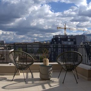 Appartement à 2 Chambres à Coucher