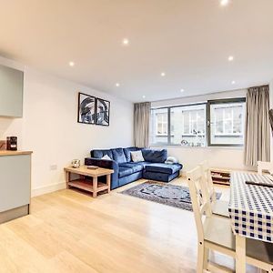 Appartement à 2 Chambres à Coucher