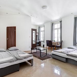 Appartement à 2 Chambres à Coucher