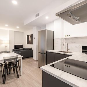 Appartement de Luxe à 2 Chambres à Coucher