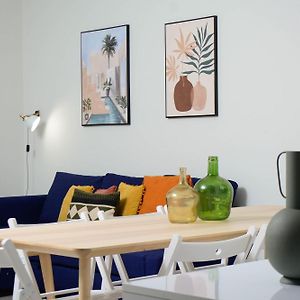 Travel And Live Apartments