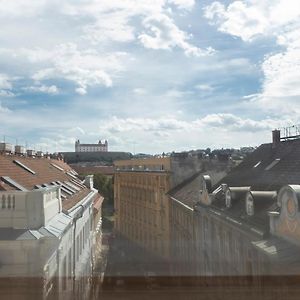 Queen Flat In Old Town With Castle View