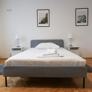 Appartement à 3 Chambres à Coucher