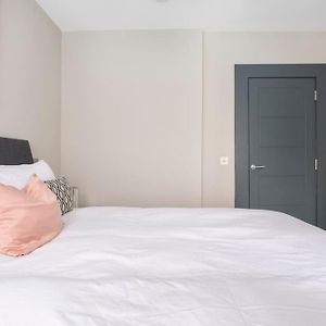 Immaculate 3 Bed Apartment With Private Entrance In Inverleith