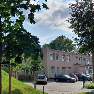 Spacious Apartment With Great Location/Urban Rent