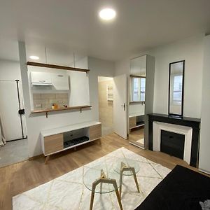Studio Lit King-Size