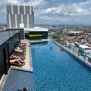 The Base In Pattaya Condo