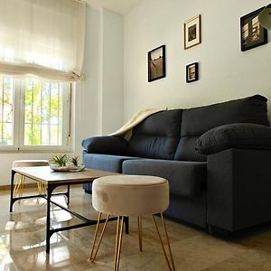 Appartement à 3 Chambres à Coucher