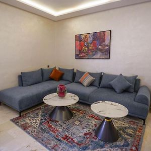 Spacieux Et Luxueux Appartement