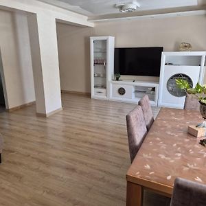 Appartement à 3 Chambres à Coucher