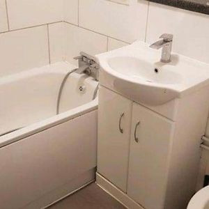 2- Room In Central London