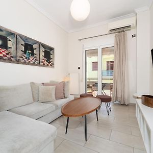 Modern Apartment In Thiseio With Balcony