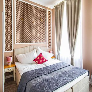 3Bdr Elegance Deco Downtown Flat