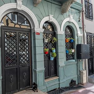 Calanthe Residence