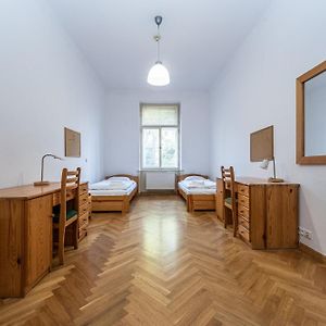 Appartement à 3 Chambres à Coucher