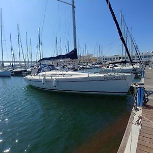 Be Local - Sleep Aboard A Sailing Boat In Lisbon