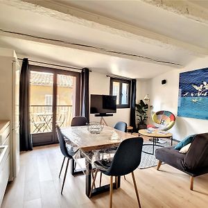Un Balcon, Au Coeur Du Village