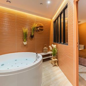 Marais Pompidou 3E, Jacuzzi, 2 Chambres, 4 A 6P