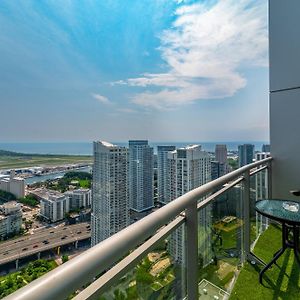 Penthouse Paradise - Downtown Toronto - Pool & Gym