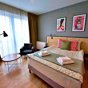 Bk Aparthotel Praga - National Stadium - Comfortable Apartment For 4 People