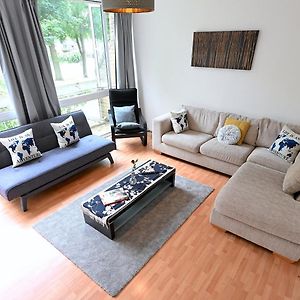 Appartement à 4 Chambres à Coucher