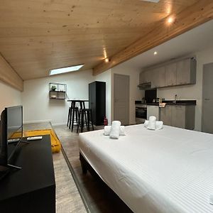 Beau Studio Lumineux Avec Climatisation Pour 2 Personnes