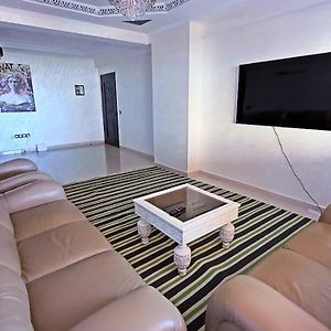 Appartement à 3 Chambres à Coucher