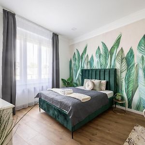 Appartement de Luxe à 2 Chambres à Coucher