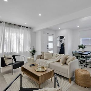 Modern 2Br Apt Near Downtown Ottawa Free Parking