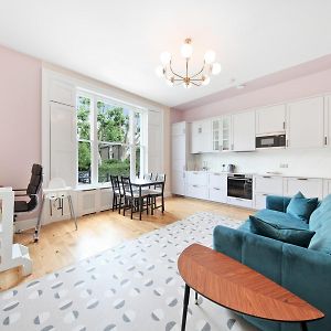 Appartement à 2 Chambres à Coucher