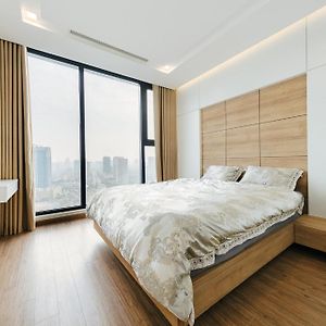 Luxury Apartment In Vinhomes Metropolis Near Lotte