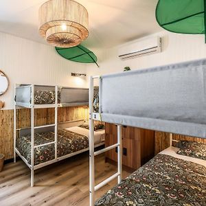 Dormitory Room Mixed