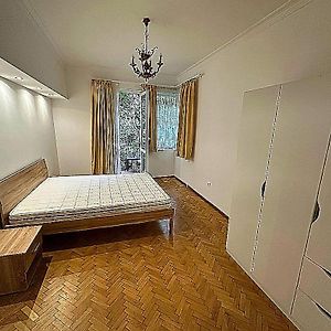 Apartament 87