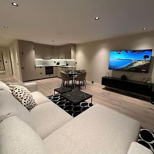 Central Luxurious Apartment