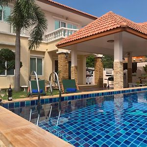 Yoch Pool Villa