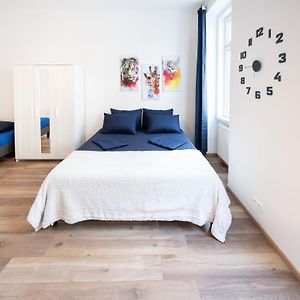 Radiant Premium Apartments - Fuenfhaus
