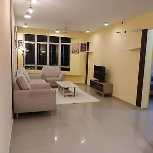 Appartement à 3 Chambres à Coucher