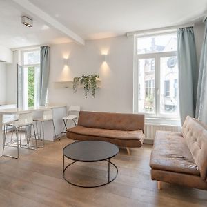 Light Modern Apartment In The Heart Of Antwerp