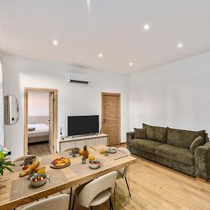 Appartement à 3 Chambres à Coucher