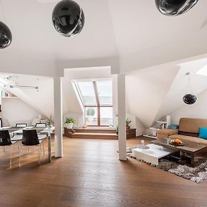 Appartement à 2 Chambres à Coucher