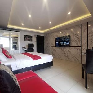 Luxury Beach Studio 9 Floor