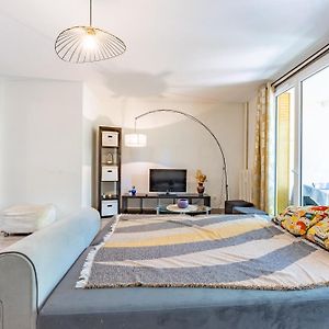 Appartement à 2 Chambres à Coucher
